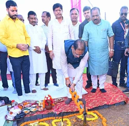 मुख्यमंत्री साय ने कुनकुरी में 250 सीटर नालंदा परिसर का किया भूमिपूजन: लाइब्रेरी में होगी इंडोर और आउटडोर अध्ययन की व्यवस्था मुख्यमंत्री साय ने कुनकुरी में 250 सीटर नालंदा परिसर का किया भूमिपूजन: लाइब्रेरी में होगी इंडोर और आउटडोर अध्ययन की व्यवस्था