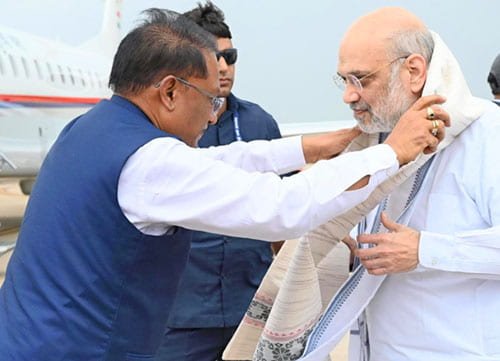 केंद्रीय गृह मंत्री अमित शाह के छत्तीसगढ़ आगमन पर मुख्यमंत्री विष्णुदेव साय ने स्वामी विवेकानंद एयरपोर्ट पर किया स्वागत
