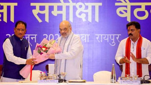 केन्द्रीय गृह एवं सहकारिता मंत्री अमित शाह ने रायपुर में नक्सलवाद पर छत्तीसगढ़, आंध्र प्रदेश, तेलंगाना, मध्य प्रदेश, महाराष्ट्र, झारखंड और ओडिशा के DGP/ADGP एवं वरिष्ठ अधिकारियों के साथ समीक्षा बैठक की अध्यक्षता की