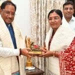 मुख्यमंत्री साय से केंद्रीय महिला एवं बाल विकास राज्य मंत्री श्रीमती सावित्री ठाकुर ने की सौजन्य मुलाकात