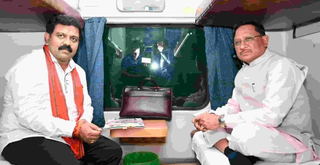 ब्रेकिंग न्यूज़:  मुख्यमंत्री विष्णु देव साय ट्रेन से हुए सरगुजा रवाना, बोले – “रेल यात्रा जीवन की स्मृतियाँ ताज़ा करती है”