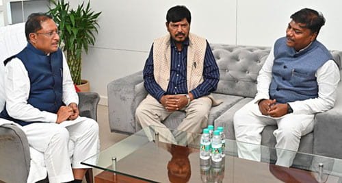 मुख्यमंत्री श्री विष्णु देव साय से केंद्रीय राज्यमंत्री श्री रामदास अठावले ने की सौजन्य मुलाकात