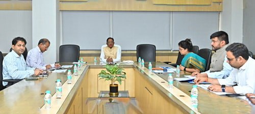 मुख्यमंत्री श्री विष्णु देव साय ने की इलेक्ट्रॉनिक्स एवं सूचना प्रौद्योगिकी विभाग के कार्यों की समीक्षा: बस्तर से सरगुजा तक डिजिटल क्रांति का विस्तार, 5000 मोबाइल टावर का लक्ष्य तय