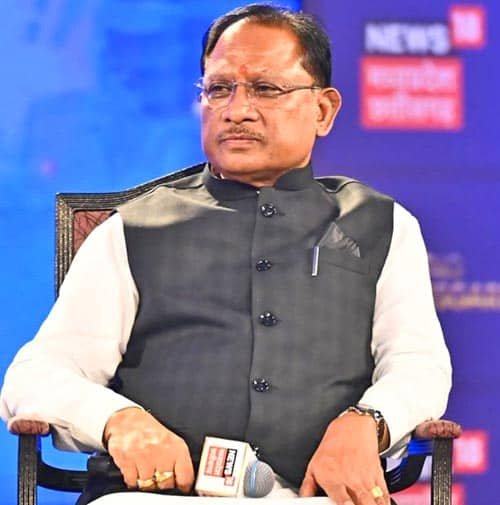 नक्सलवाद से लोकतंत्र की ओर लौटता बस्तर: 24 घंटे में 45 नक्सलियों ने किया आत्मसमर्पण