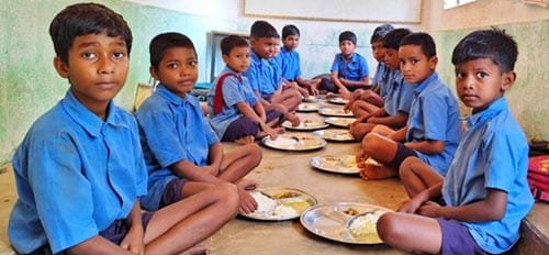 धुएं से मुक्ति और आहार से बच्चो को मिल रही शक्ति