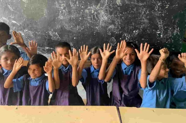 खरगा की पूनम की मुस्कान में झलकता सुनहरे भविष्य का सपना