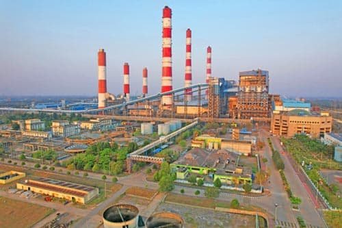 सीपत स्टेशन में दुर्घटना: दिवंगत श्रमिक के परिजनों को मिलेगा मुआवजा, घायल कर्मियों का निशुल्क उपचार जारी