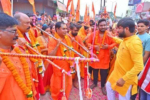 भक्ति में डूबा भिलाई-चरोदा, कांवड़ियों ने देवबलोदा शिव मंदिर में किया जलाभिषेक