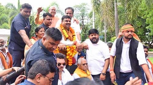 कैबिनेट मंत्री यादव का प्रथम नगर आगमन पर भव्य स्वागत