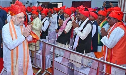 मुरिया दरबार में शामिल हुए केंद्रीय गृह मंत्री अमित शाह, मांझी-चालकी से किया सीधा संवाद