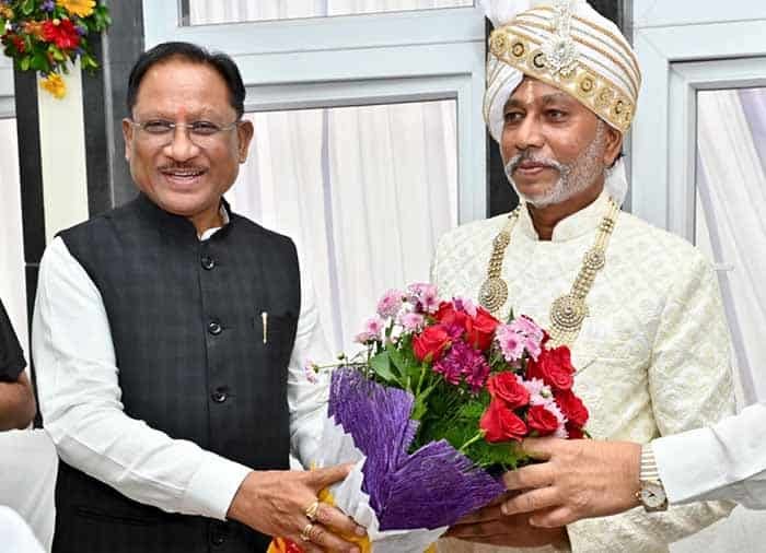 मुख्यमंत्री साय गुरु खुशवंत साहेब के गृहप्रवेश कार्यक्रम में हुए शामिल