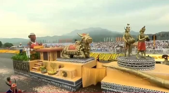 गुजरात की धरती पर बस्तर का सम्मान — एकता परेड में छत्तीसगढ़ की झांकी ने दिखाया विकास का नया मॉडल