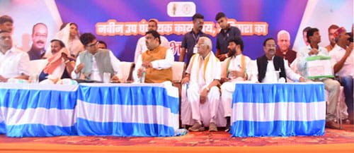 वित्त मंत्री चौधरी ने अहिवारा में नवीन उप पंजीयक कार्यालय का किया शुभारंभ