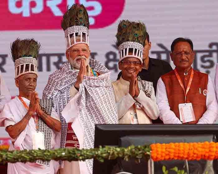 आस्था ने छुआ हृदय: प्रधानमंत्री नरेंद्र मोदी से रामनामी समाज के प्रतिनिधियों की आत्मीय भेंट