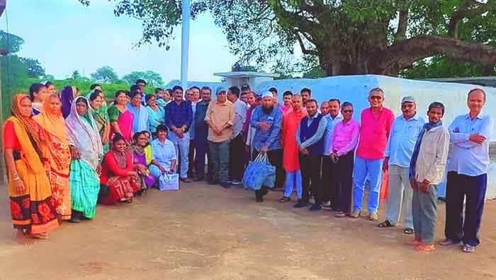 जन संस्कृति मंच ने किसानों-मजदूरों और ग्रामीण बच्चों के बीच मनाया स्थापना समारोह
