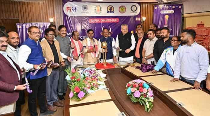मुख्यमंत्री और विधानसभा अध्यक्ष ने हॉकी मेन्स जूनियर वर्ल्ड कप ट्रॉफी 2025 का किया भव्य अनावरण