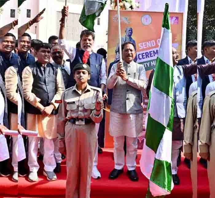 मुख्यमंत्री विष्णुदेव साय ने यूनिटी मार्च के लिए राज्य के 68 युवाओं के दल को हरी झंडी दिखाकर किया रवाना