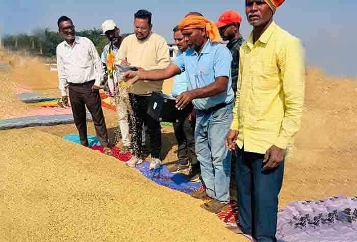 धमतरी में सख्त मॉनिटरिंग से धान खरीदी प्रक्रिया हुई तेज