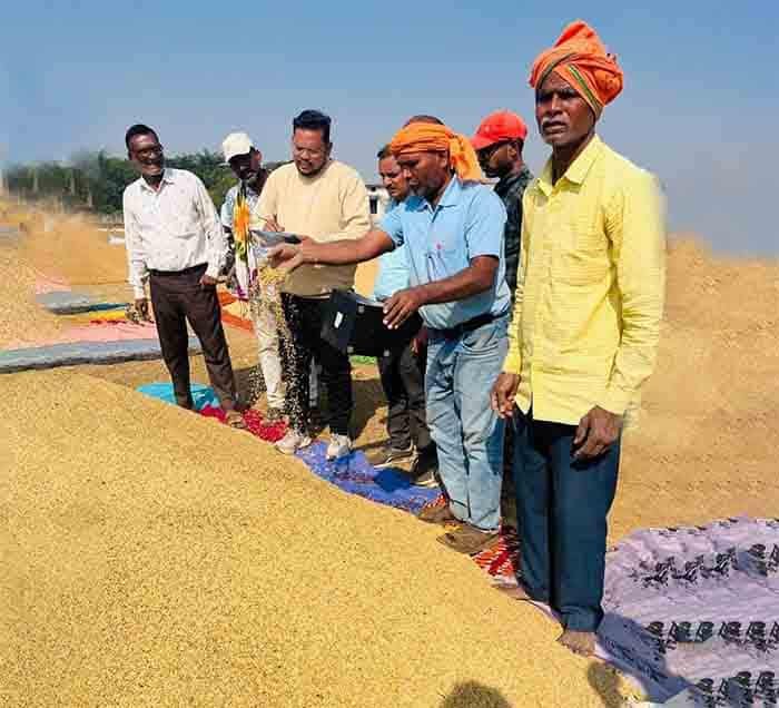 धमतरी में सख्त मॉनिटरिंग से धान खरीदी प्रक्रिया हुई तेज