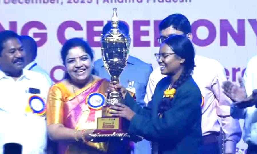 निहारिका नाग ने राष्ट्रीय स्तर पर स्वर्ण पदक जीता