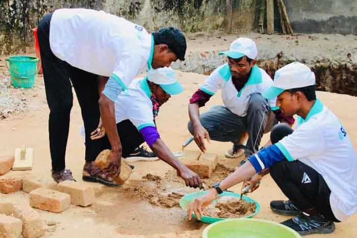 हिंसा के बाद अब विकास की नींव रखी जा रही है