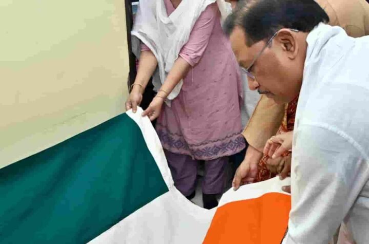 मुख्यमंत्री विष्णु देव साय ने ज्ञानपीठ सम्मानित विनोद कुमार शुक्ल को दी अंतिम श्रद्धांजलि