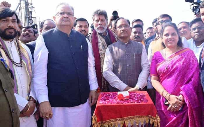 अटल जयंती पर मुख्यमंत्री विष्णु देव साय ने 115 शहरों में अटल परिसरों का लोकार्पण किया