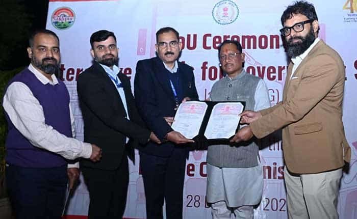 जशपुर जिले के शासकीय विद्यालयों में डिजिटल शिक्षा को बढ़ावा देने नई पहल