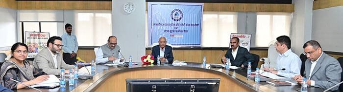 सड़क सुरक्षा माह में दुर्घटनाओं की रोकथाम हेतु जन-जागरूकता कार्यक्रम