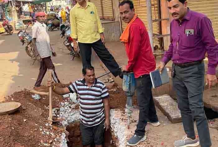 अहिवारा के वार्ड 6 में पाइपलाइन सुधार के बाद जलापूर्ति बहाल