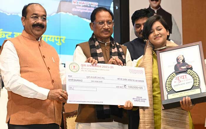 छत्तीसगढ़ के युवाओं ने रचा इतिहास! 8 युवा और एक संगठन बने ‘युवा रत्न’