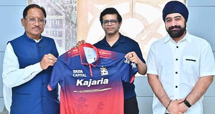 बैंगलोर से रायपुर तक क्रिकेट कनेक्शन—आरसीबी जर्सी से IPL माहौल गर्म
