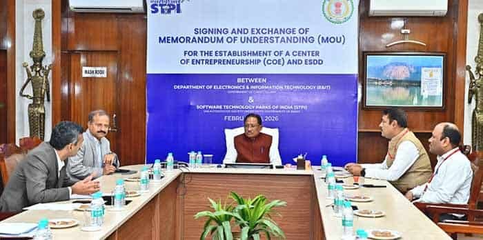 परंपरा से प्रौद्योगिकी तक: नवाचार में चमकेगा छत्तीसगढ़