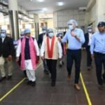 उपमुख्यमंत्री विजय शर्मा और वन मंत्री केदार कश्यप ने आधुनिक डेयरियों का भ्रमण किया