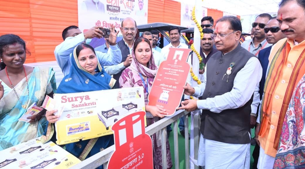 रसोई से रोज़गार तक—उज्ज्वला, पिंक ई-रिक्शा और गार्बेज रिक्शा से आत्मनिर्भरता की नई उड़ान