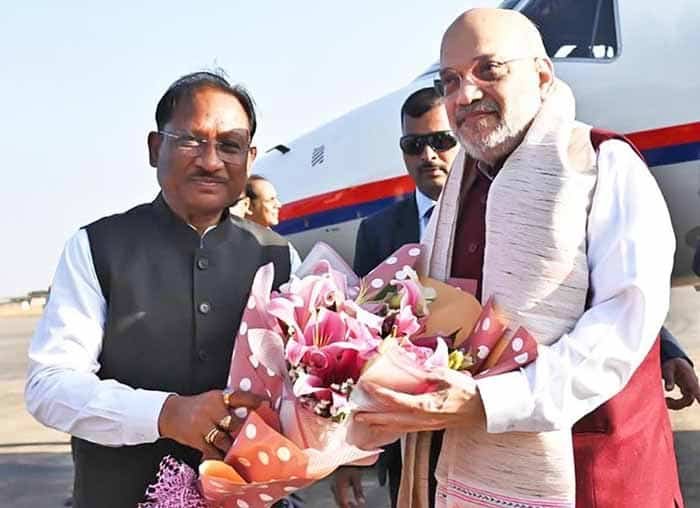 छत्तीसगढ़ आगमन पर गर्मजोशी: तीन दिवसीय दौरे पर पहुंचे केंद्रीय गृह मंत्री अमित शाह
