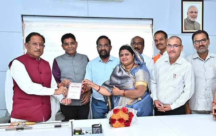 विष्णुदेव साय से छत्तीसगढ़ मनवा कुर्मी क्षत्रिय समाज के प्रतिनिधिमंडल की सौजन्य मुलाकात, 80वें महा-अधिवेशन का दिया न्यौता