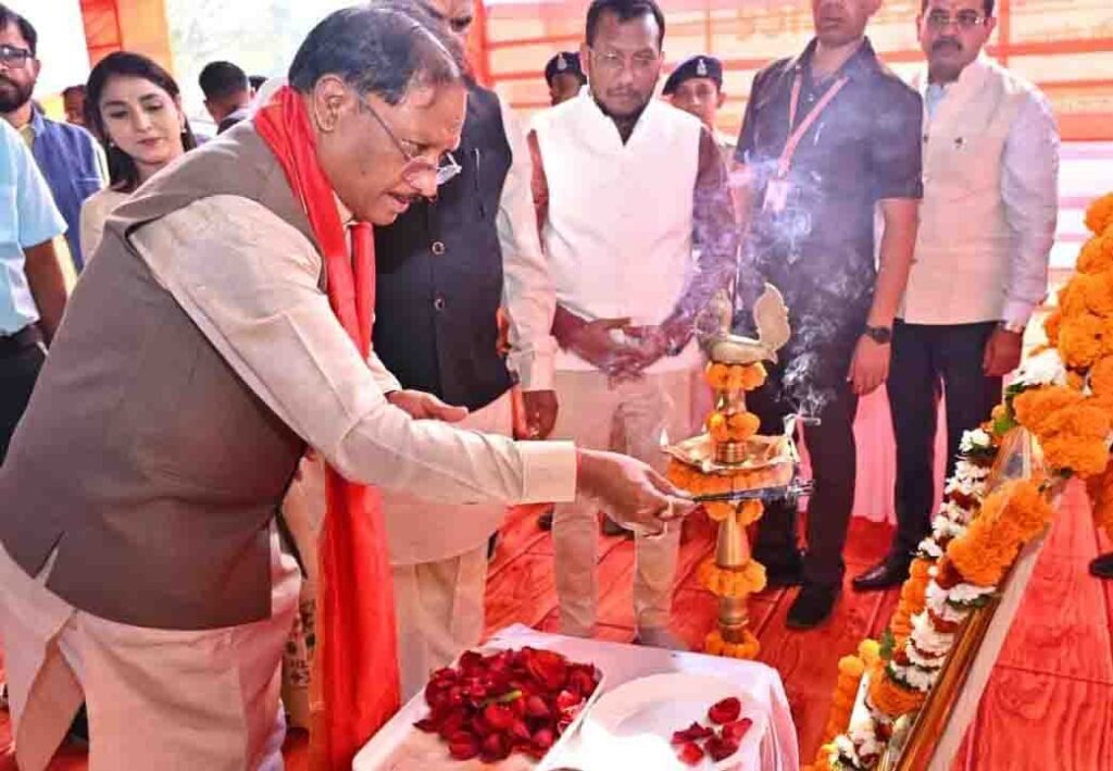 मुख्यमंत्री साय ने जन्मदिन पर रक्तदान शिविर का शुभारंभ किया