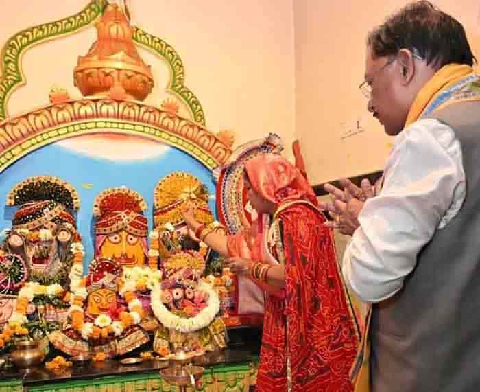 62वें जन्मदिवस पर मुख्यमंत्री विष्णुदेव साय ने श्री जगन्नाथ मंदिर में पूजा-अर्चना की