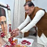 वीर सावरकर की पुण्यतिथि पर मुख्यमंत्री ने श्रद्धांजलि दी