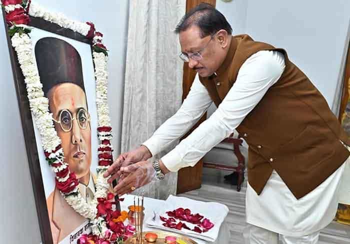 वीर सावरकर की पुण्यतिथि पर मुख्यमंत्री ने श्रद्धांजलि दी