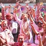 मुख्यमंत्री विष्णु देव साय ने अधिकारियों और कर्मचारियों के साथ होली खेली