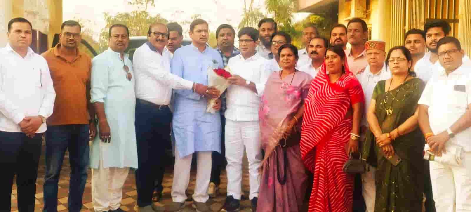 जनता के सवाल और समाधान की तलाश—अहिवारा में कांग्रेस पदाधिकारियों की बैठक