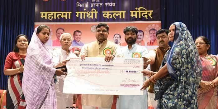 श्रमिक सम्मेलन में योजनाओं की जानकारी, श्रमिक परिवारों को मिल रहा आर्थिक सहारा