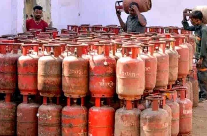 घरेलू गैस के दुरुपयोग पर सख्ती, 214 छापों में 1013 सिलेंडर जब्त