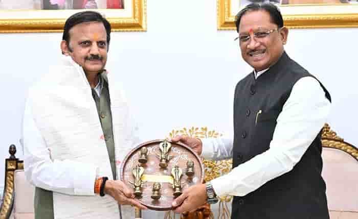 मुख्यमंत्री विष्णु देव साय से मध्यप्रदेश के उपमुख्यमंत्री राजेंद्र शुक्ल ने की सौजन्य मुलाकात