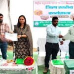 मधुमक्खी पालन से किसानों की आय 20 से 25 प्रतिशत तक बढ़ सकती है