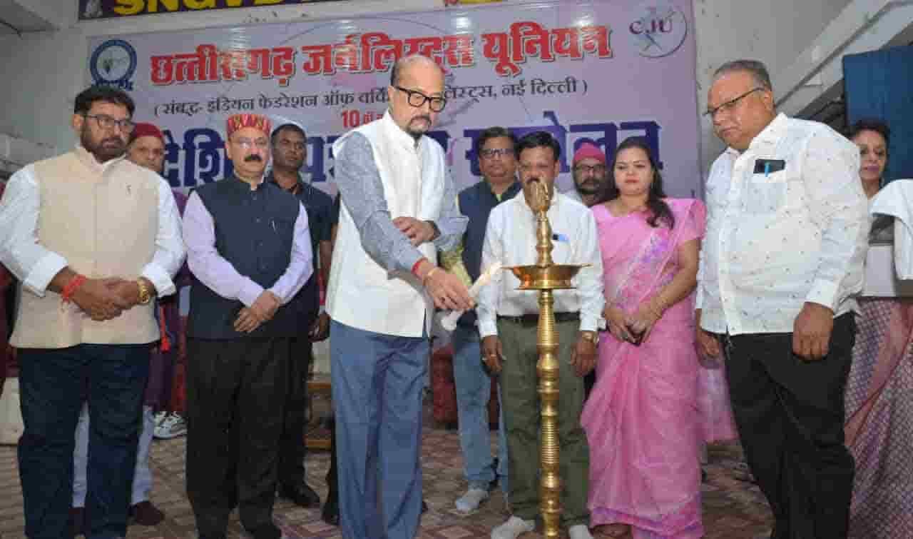 राज्यपाल रमेन डेका ने मीडिया को अधिक सुदृढ़, विश्वसनीय और जनोन्मुखी बनाने की बात कही