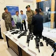 Adani Defence & Aerospace ने ‘प्रहार’ LMG की पहली खेप सेना को सौंपी