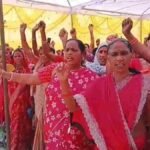 आंगनबाड़ी कार्यकर्ताओं को तय मापदंड के तहत साड़ी वितरित की गई